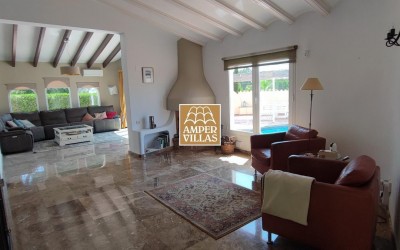 Gezellige villa, alles gelijkvloers, met veel zon en privacy, in Altea, Costa Blanca.